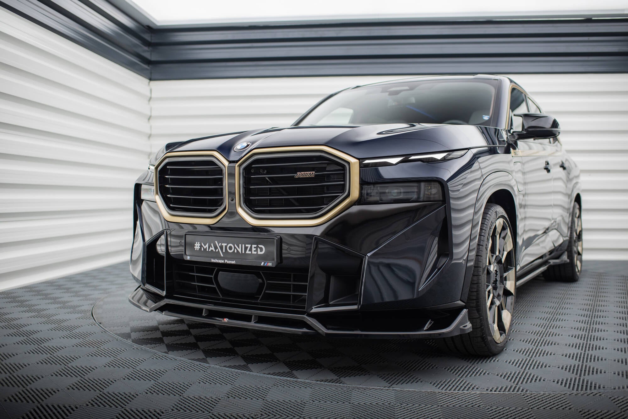 Front Splitter V.1 BMW XM G09 – Maxton Design