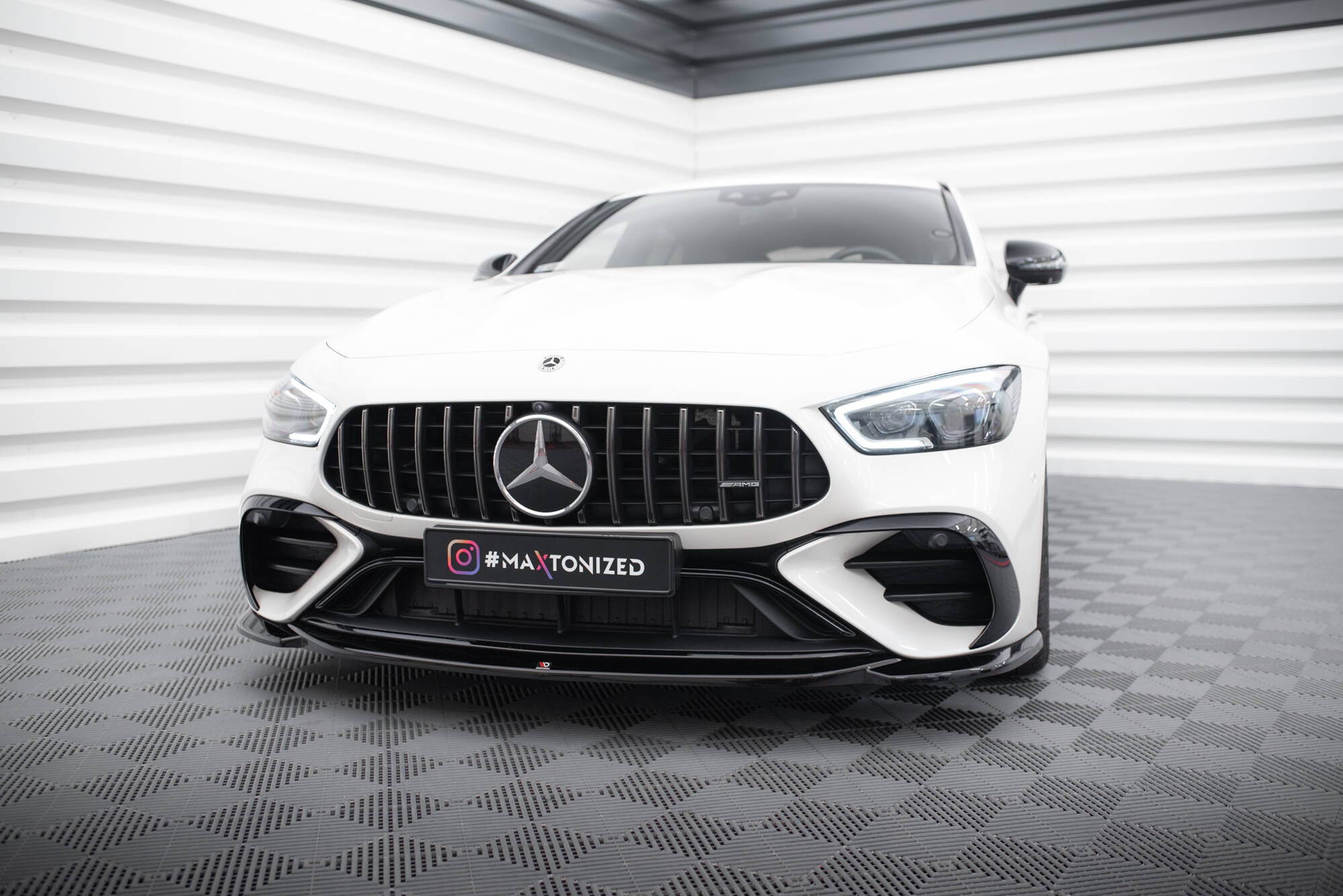Front Splitter V.1 suitable for Mercedes-AMG GT 43 4 Door Coupe V8