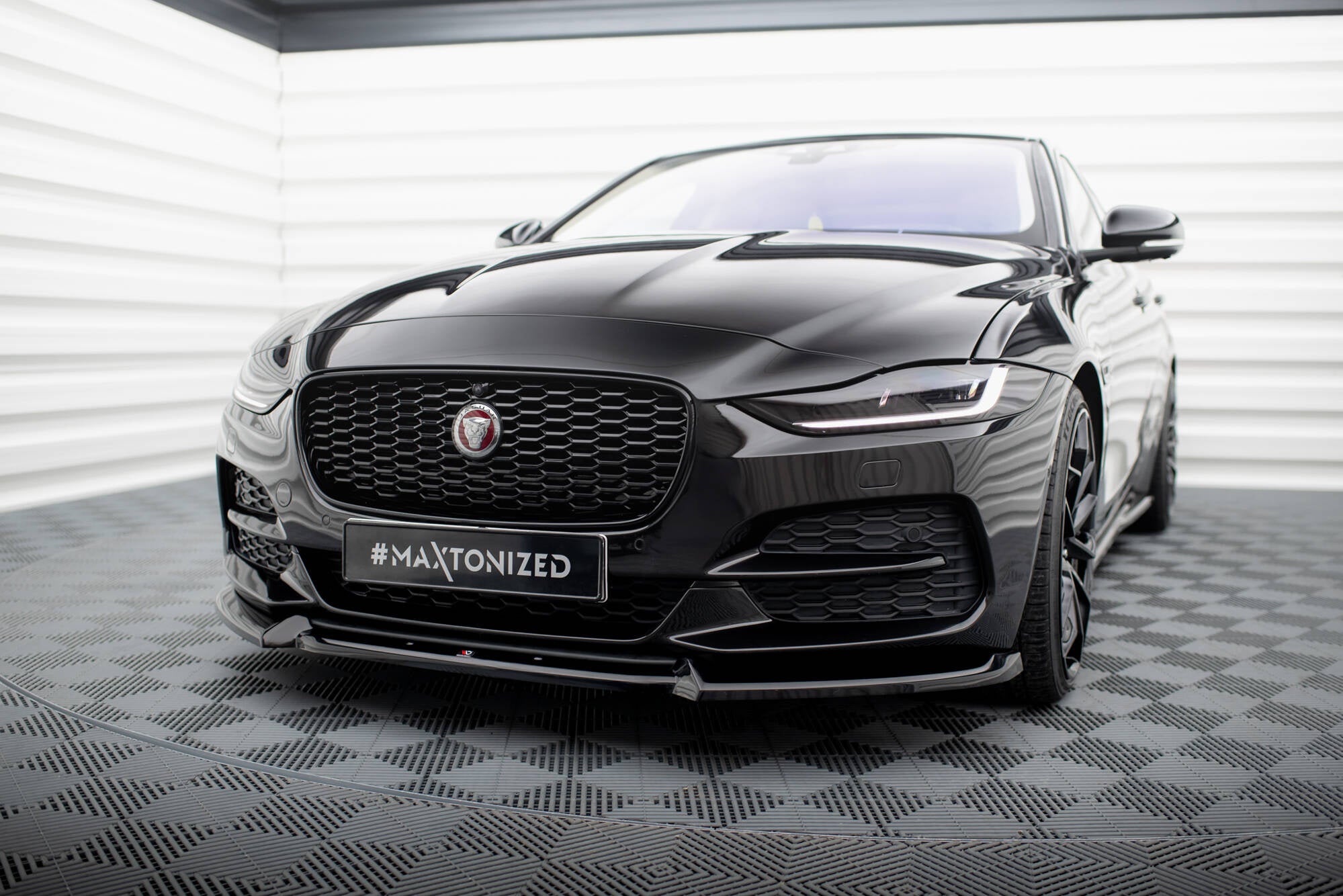Front Splitter V.2 Jaguar XE X760 Facelift – Maxton Design