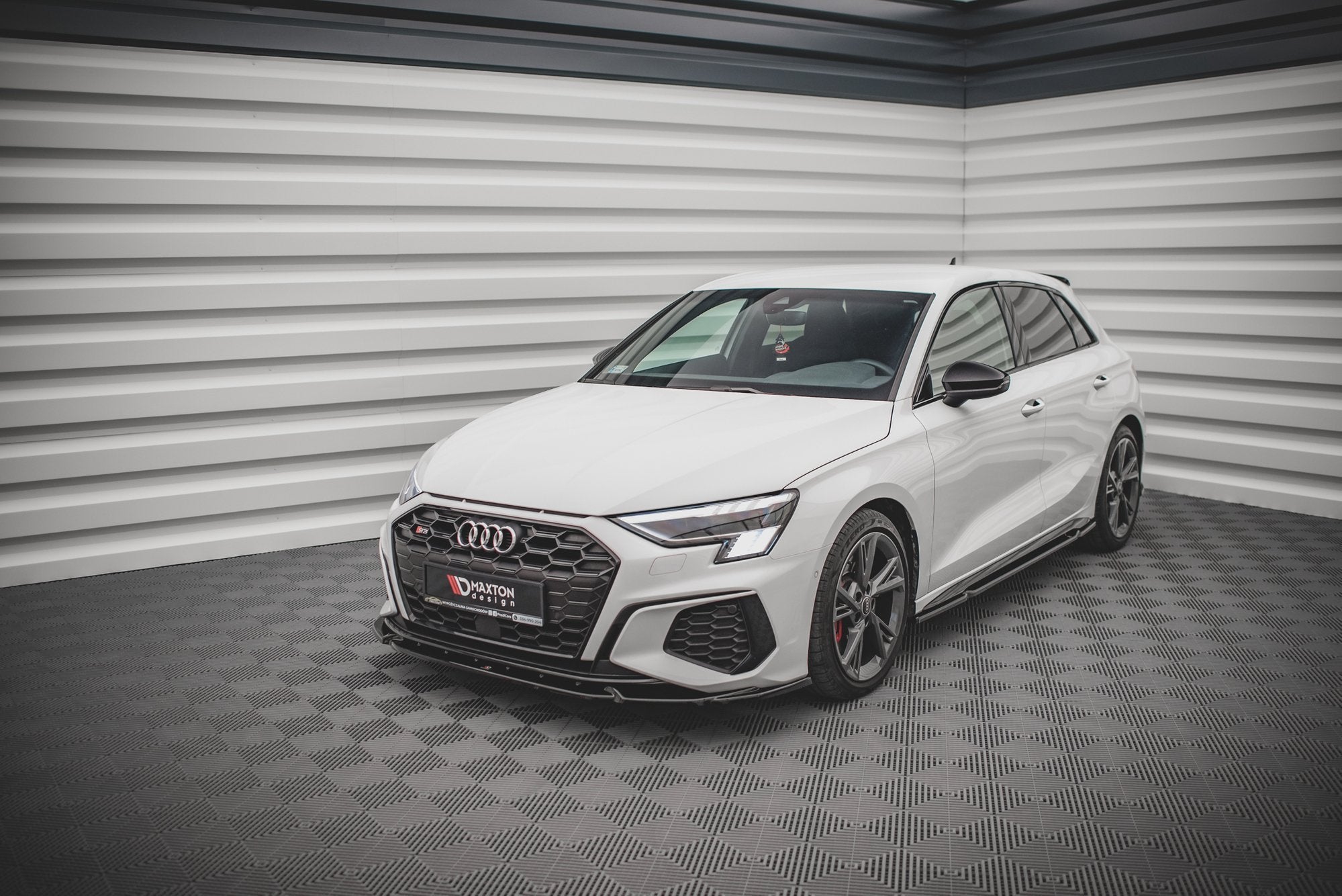 Front Splitter V.3 Audi S3 / A3 S-Line 8Y – Maxton Design