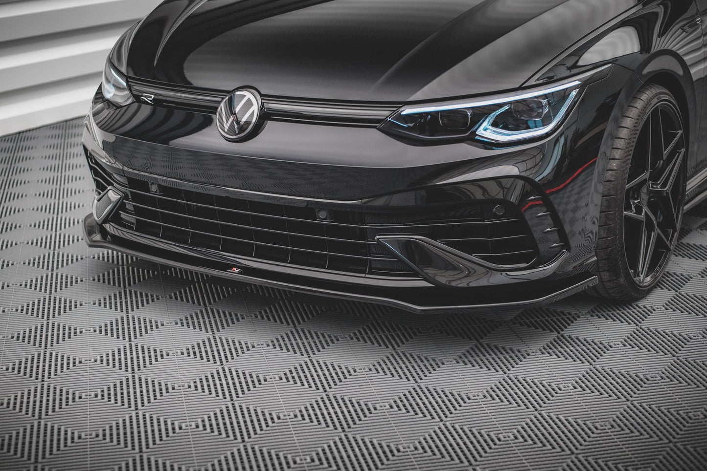 Front Splitter V.3 Volkswagen Golf R Hatchback / Variant  Mk8