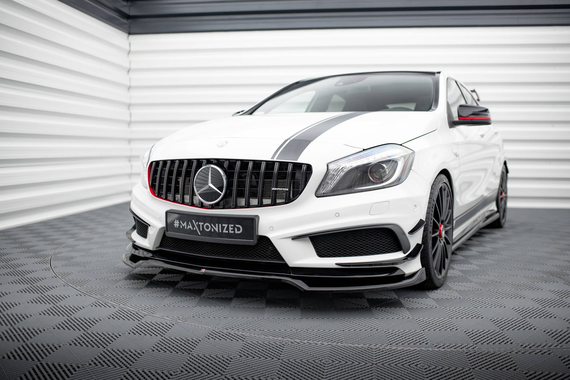 Front Splitter V.4 Mercedes-Benz A45 AMG W176 – Maxton Design