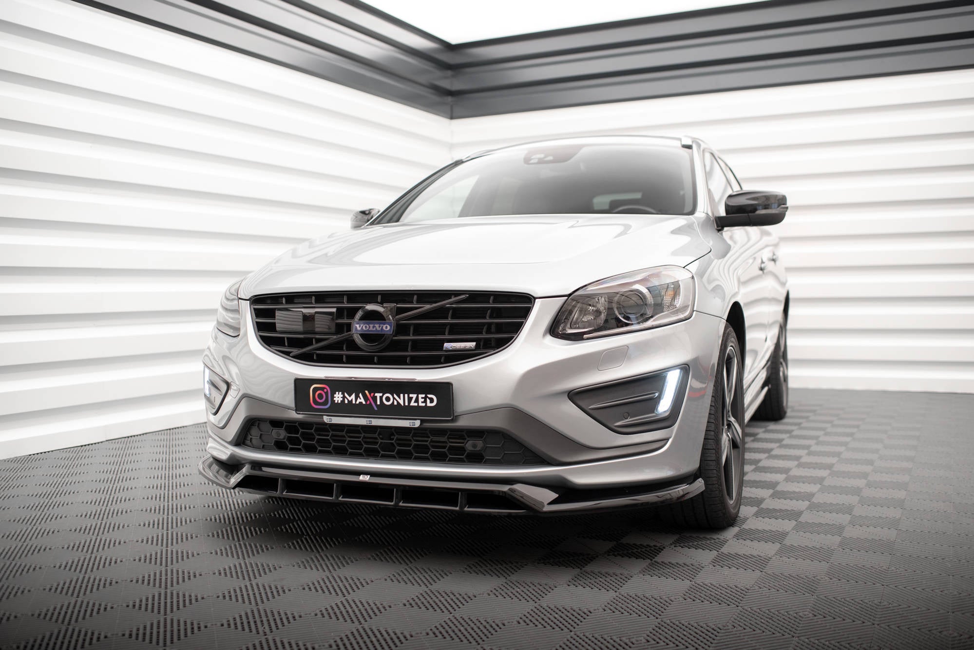 Front Splitter Volvo XC60 R-Design Mk1 Facelift – Maxton Design