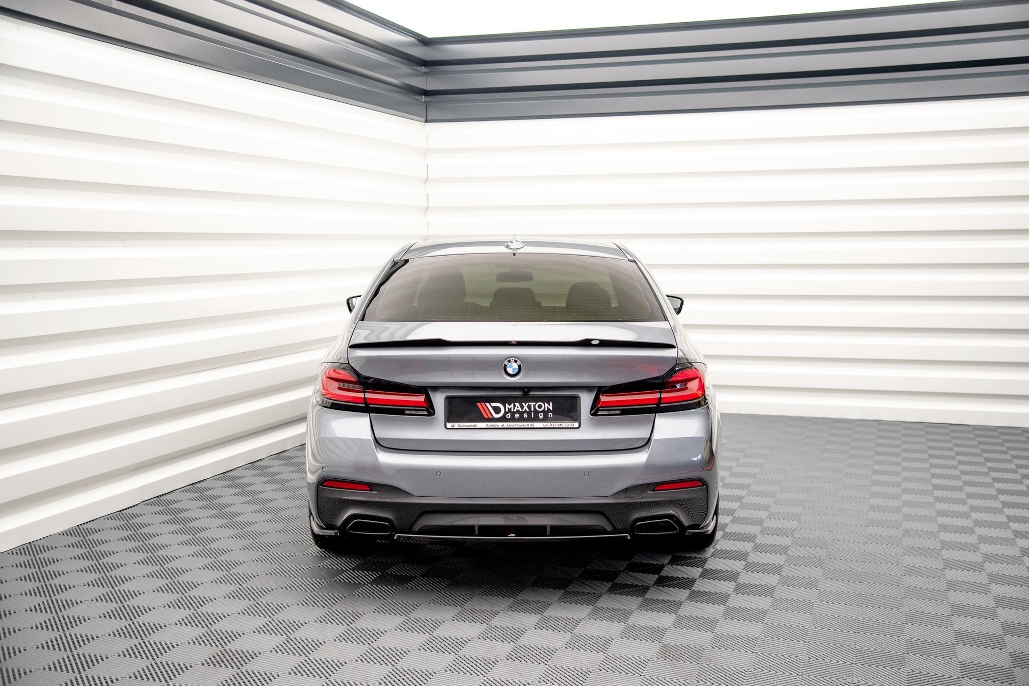 pol_pl_Splitter-Tylny-BMW-5-M-