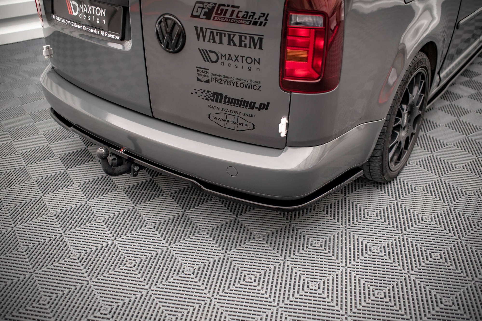 Rear Splitter for Volkswagen Caddy Long Mk3 Facelift – Maxton Design