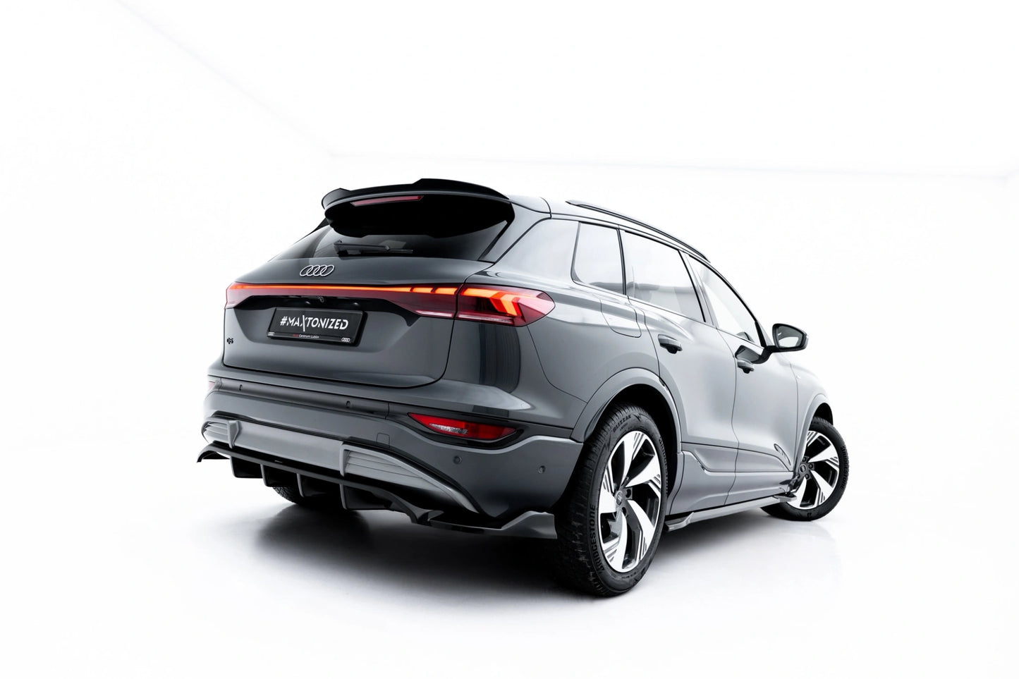 Rear Splitter (with vertical bars) Audi Q6 e-tron S-Line / SQ6 e-tron SUV / Sportback Mk1