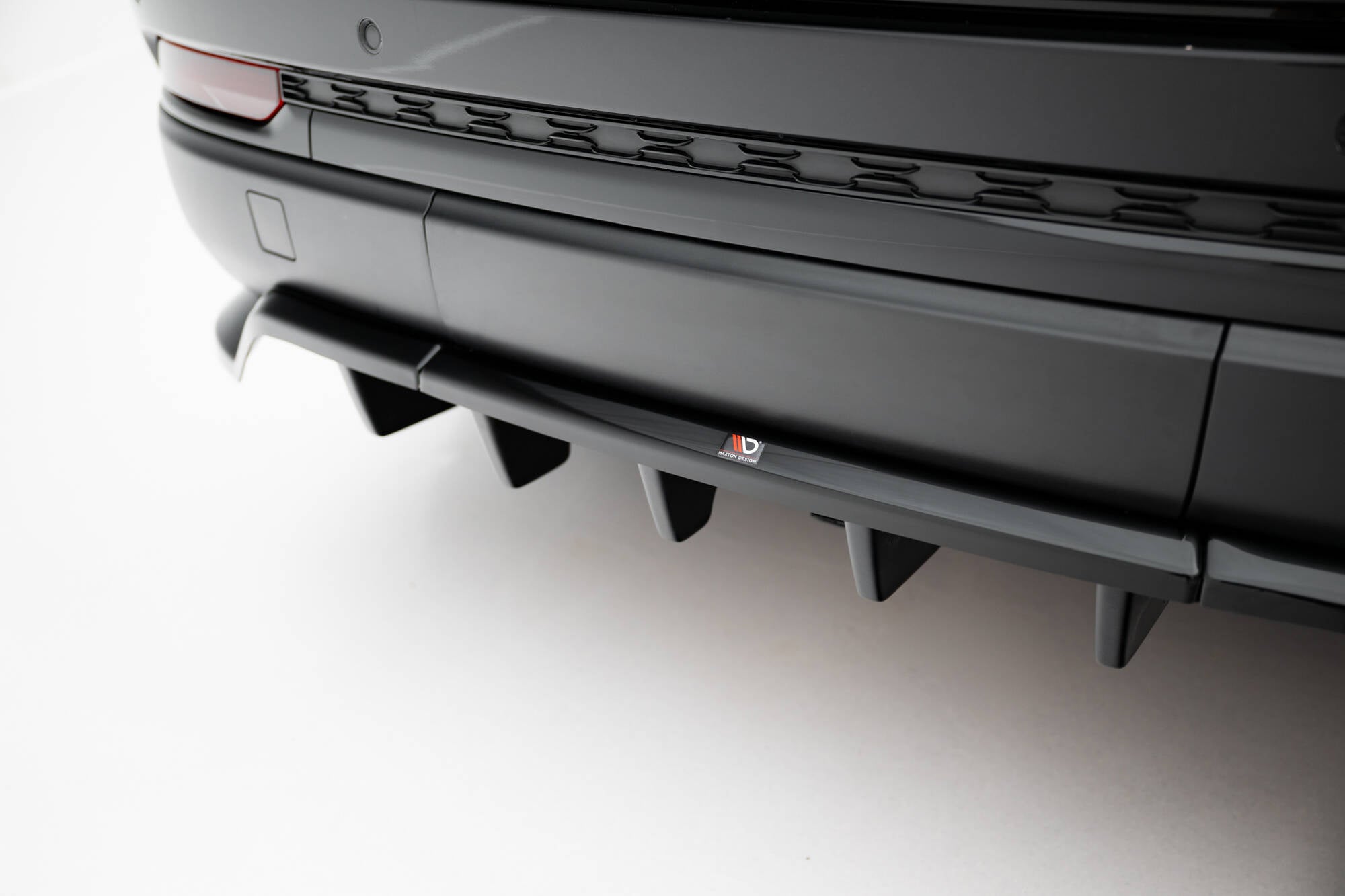 Rear Splitter (with vertical bars) Jeep Grand Cherokee Mk5