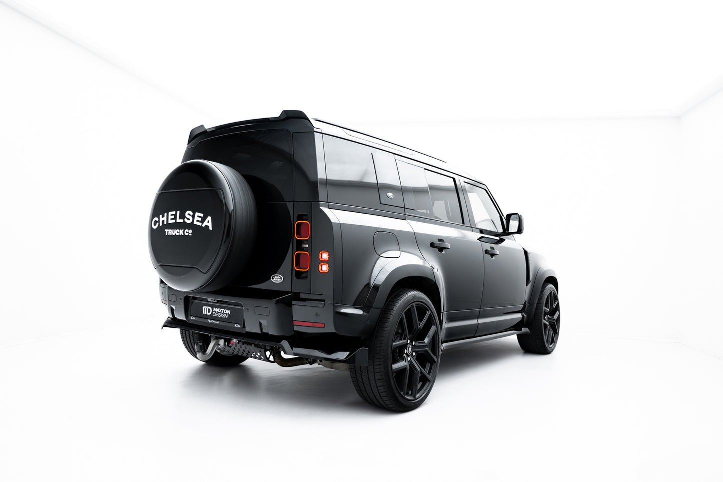 Rear Splitter (with vertical bars) Land Rover Defender Mk4
