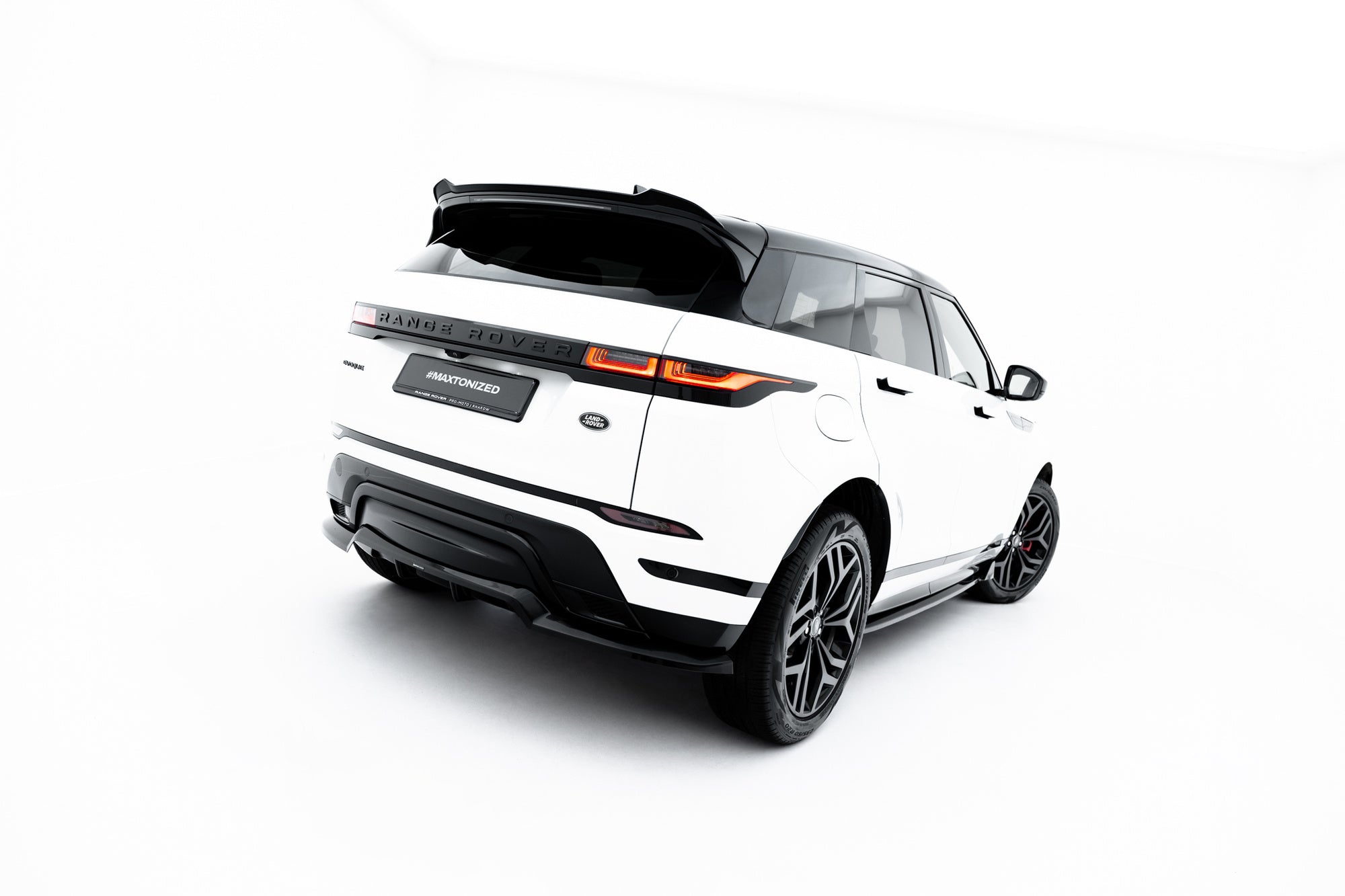 Rear Splitter (with vertical bars) Land Rover Range Rover Evoque ...