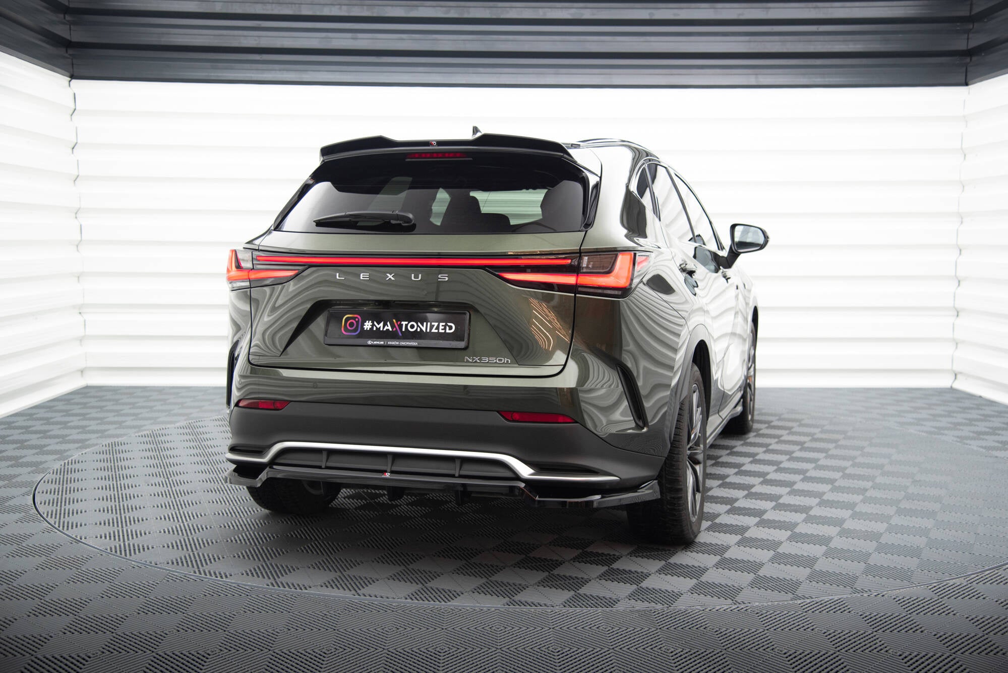 Rear Splitter (with vertical bars) Lexus NX F-Sport Mk2 – Maxton