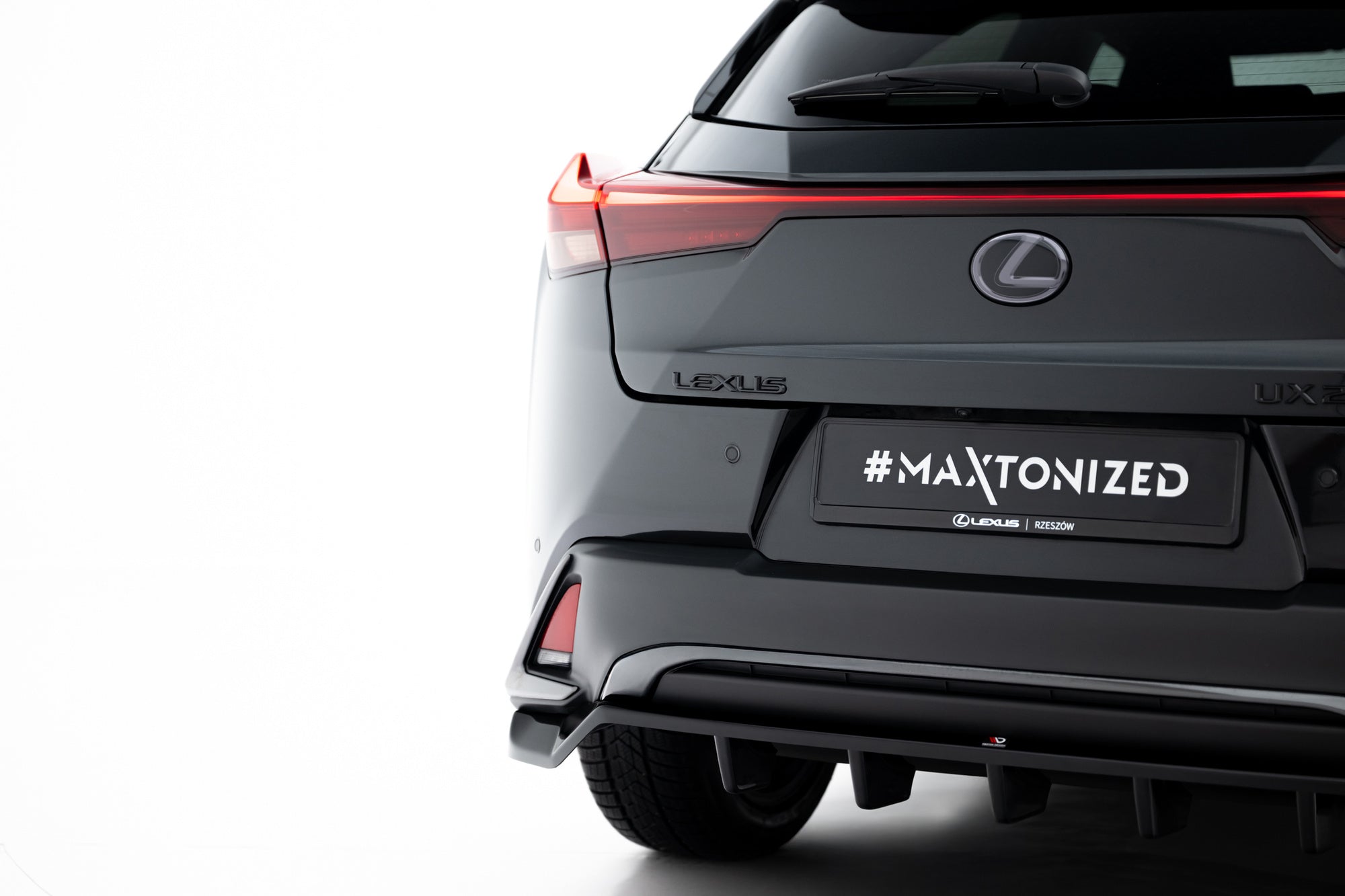 Rear Splitter (with vertical bars) Lexus UX F-Sport Mk1 – Maxton