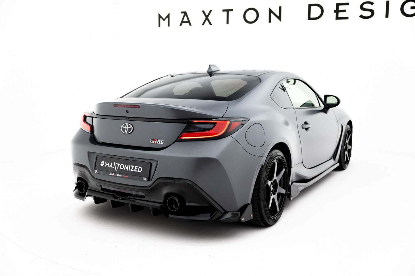 Rear Splitter (with vertical bars) V.1 + Flaps Toyota GR86 Mk1