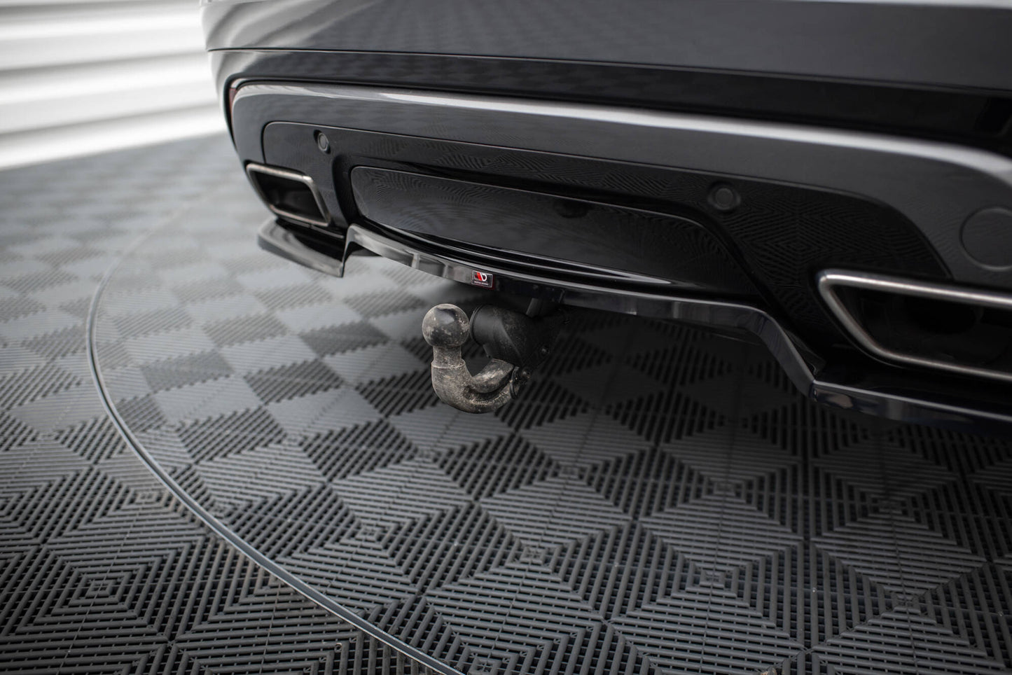 Rear Splitter (with vertical bars) V.1 Land Rover Range Rover Velar R-Dynamic Mk1