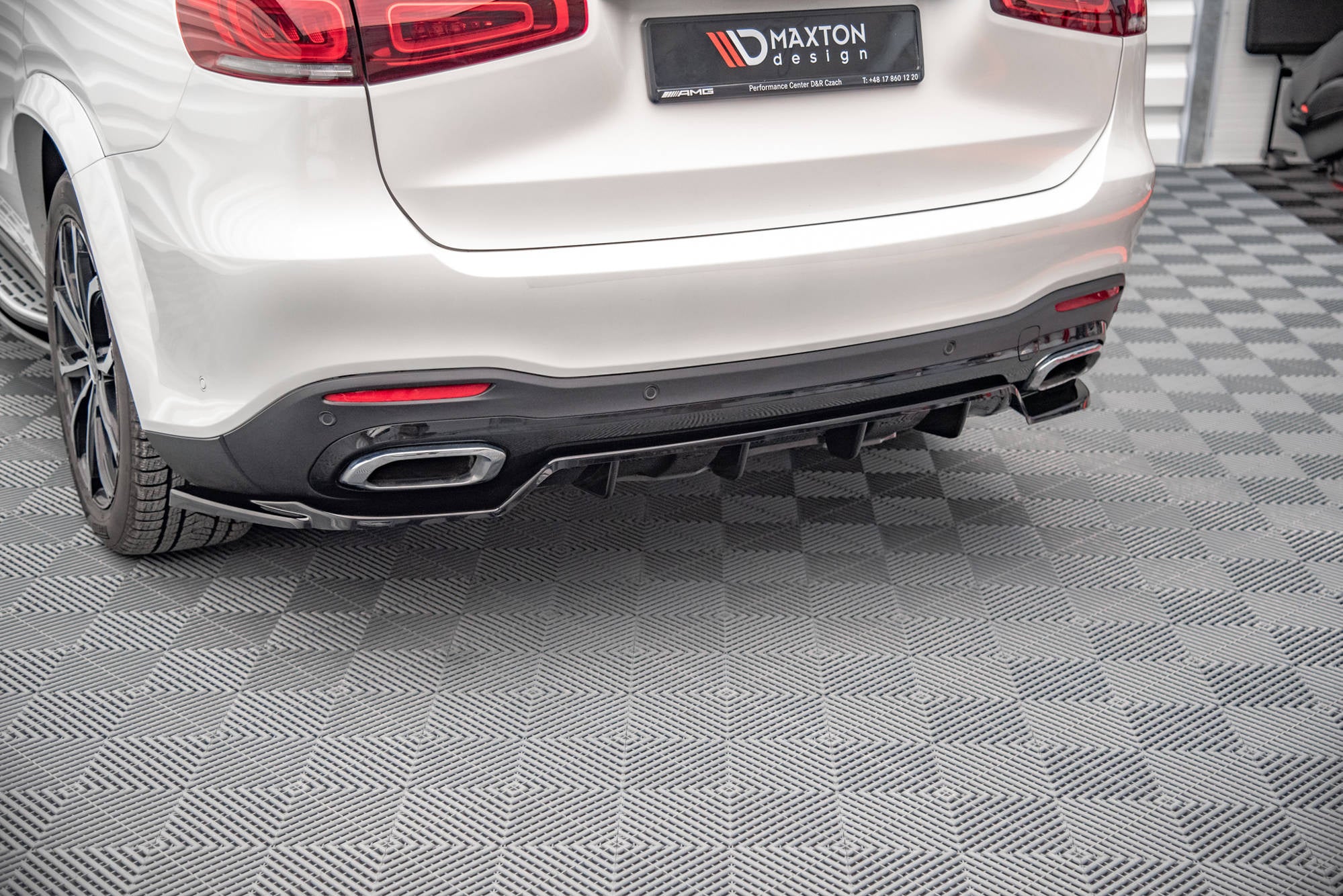X167 Rear Tvs Rear Splitter (with vertical bars) V.1 Mercedes-Benz GLS AMG-Line X167 ...