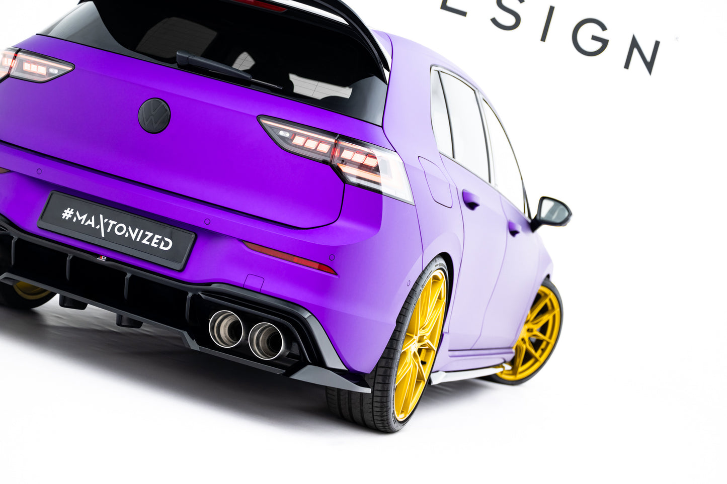 Rear Splitter (with vertical bars) V.2 Volkswagen Golf R Hatchback Mk8 / Mk8 Facelift