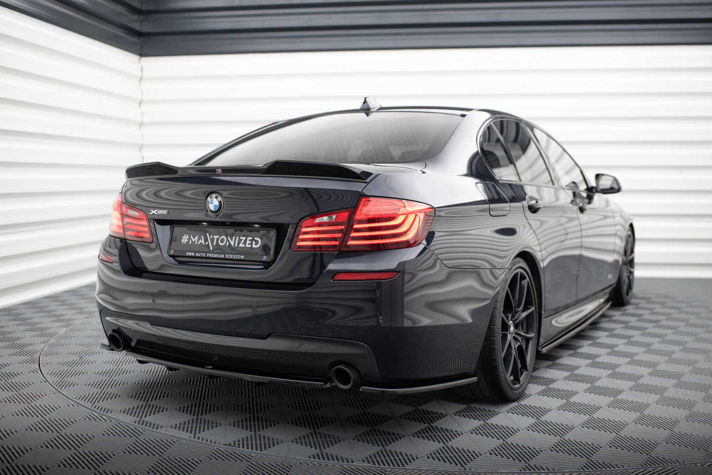 Rear Side Splitters  BMW 5 M-Pack Sedan /Touring  F10/F11 (fits two single exhaust ends)