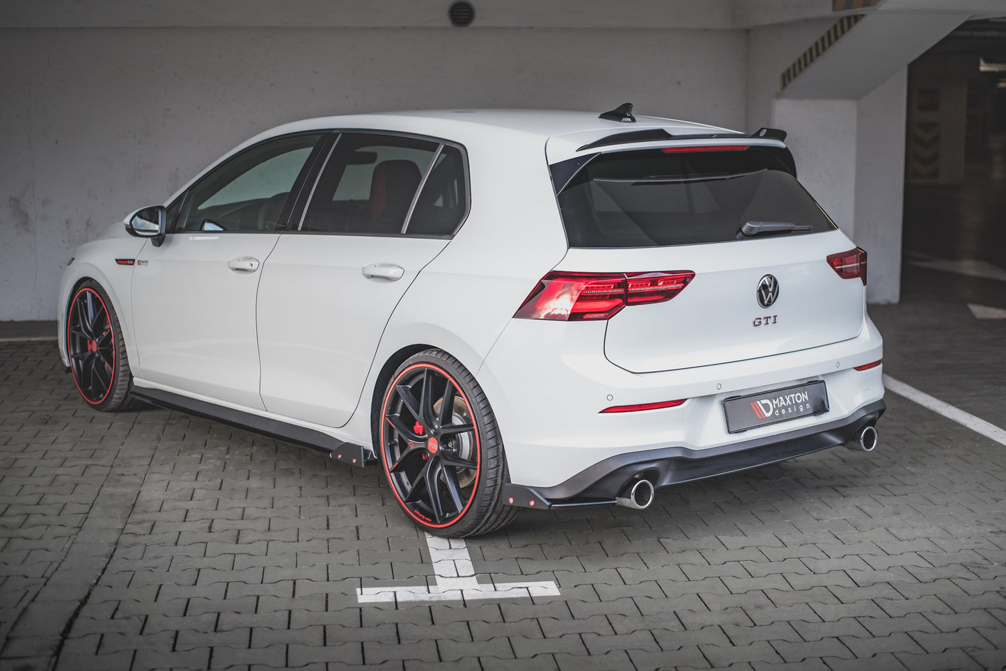 Rear Side Splitters V.2 + Flaps Volkswagen Golf GTI / GTE Mk8