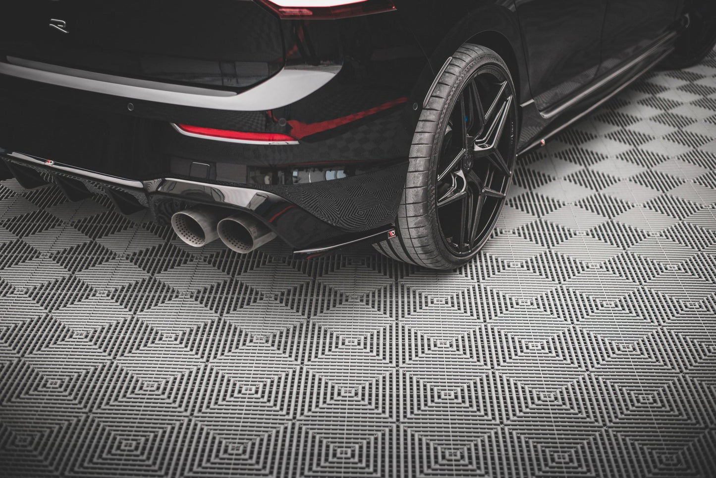 Rear Side Splitters V.3 for Volkswagen Golf R Hatchback Mk8