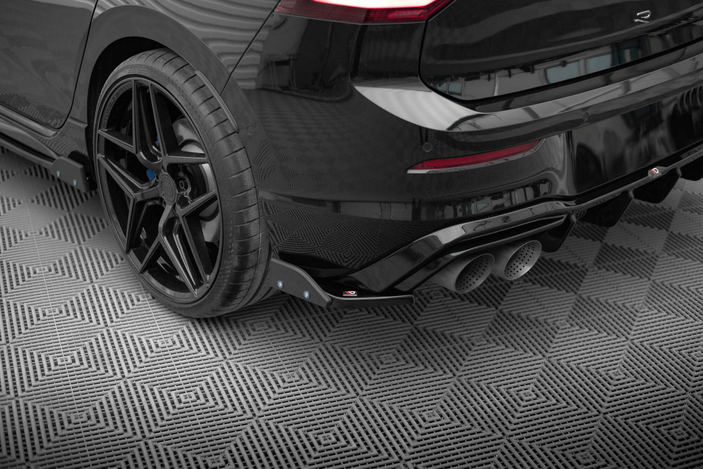 Rear Side Splitters V.6 + Flaps Volkswagen Golf R Hatchback Mk8