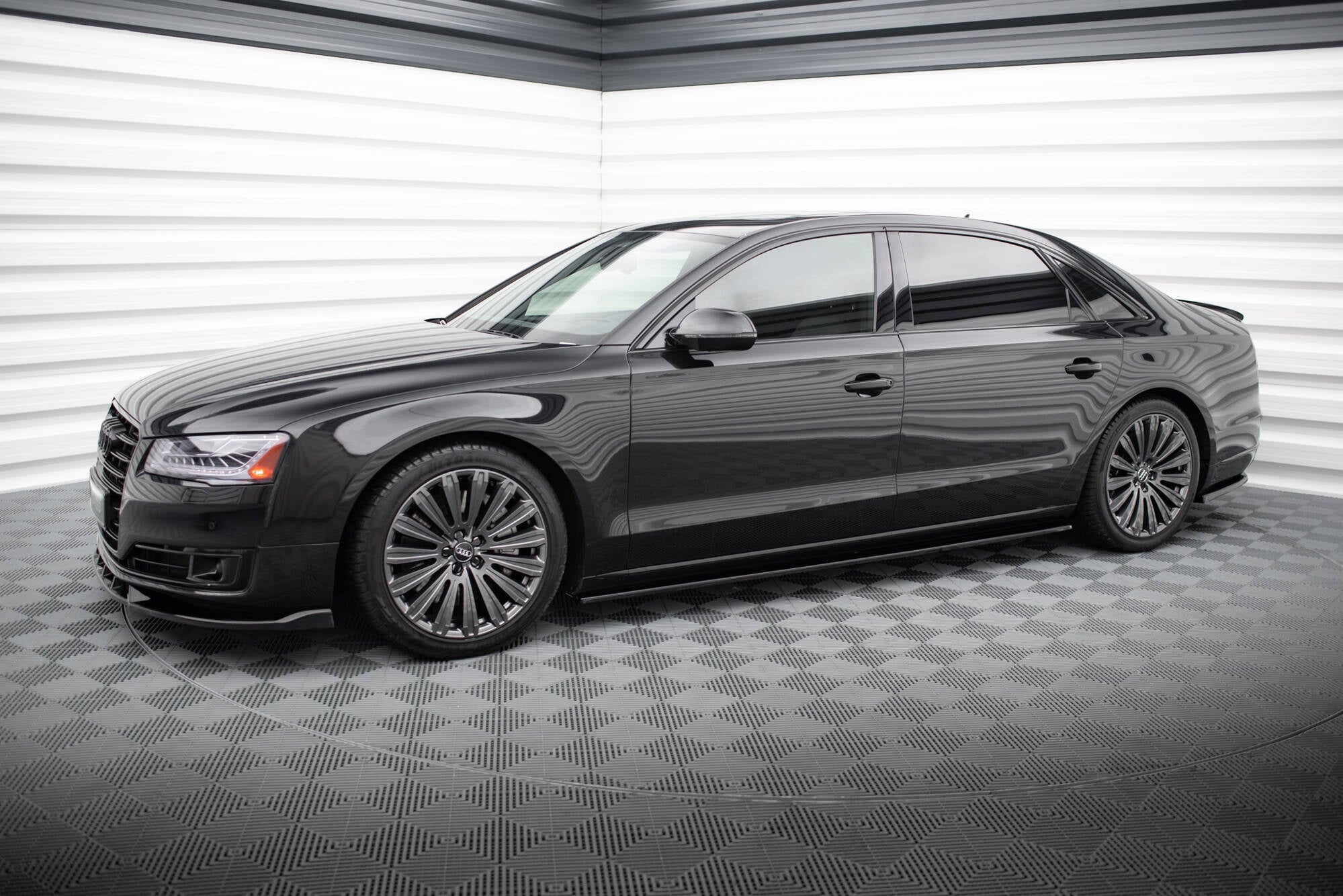 pol_pl_Zestaw-Splitterow-Audi-