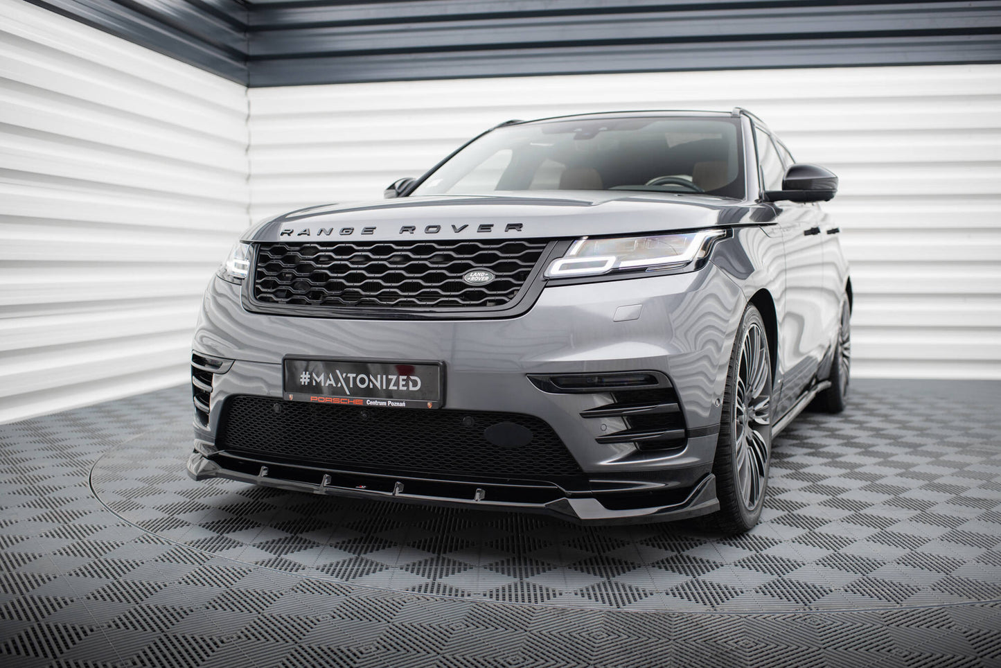 Set of Splitters Land Rover Range Rover Velar R-Dynamic Mk1 (The kit is compatible with the towbar)