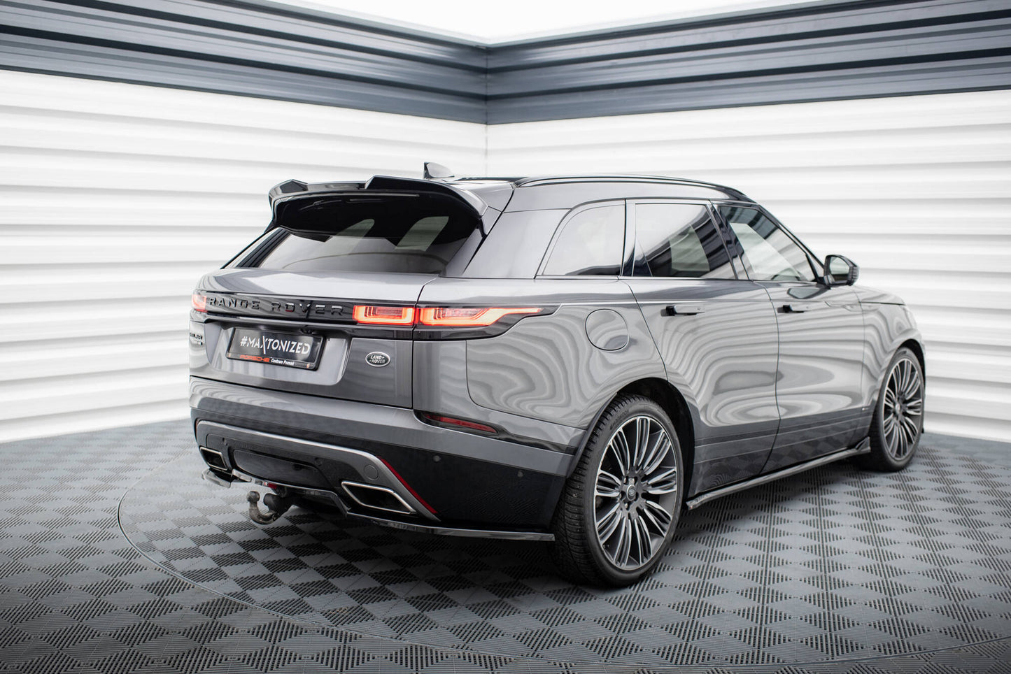 Set of Splitters Land Rover Range Rover Velar R-Dynamic Mk1 (The kit is compatible with the towbar)