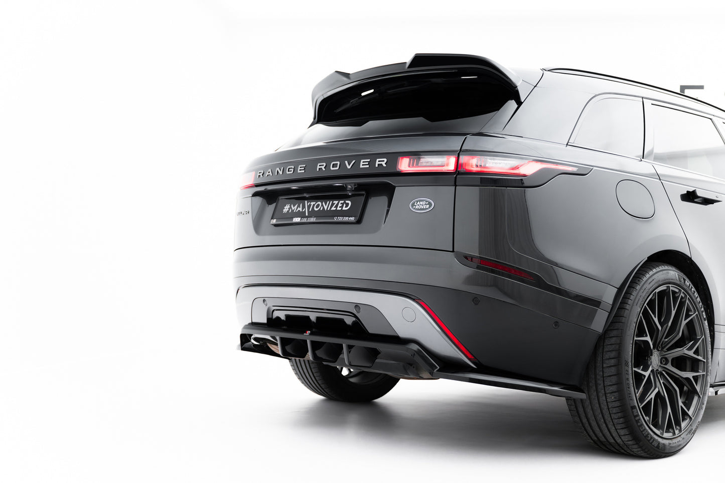 Set of Splitters Land Rover Range Rover Velar R-Dynamic Mk1 (The kit is not compatible with a towbar)