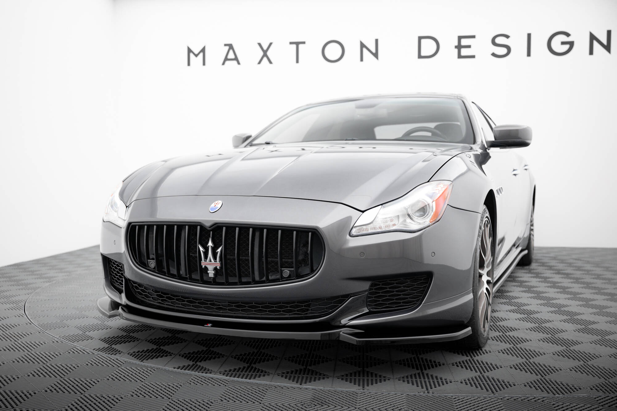 FRONT SPLITTER MASERATI QUATTROPORTE MK.6 PREFACE Gloss Black