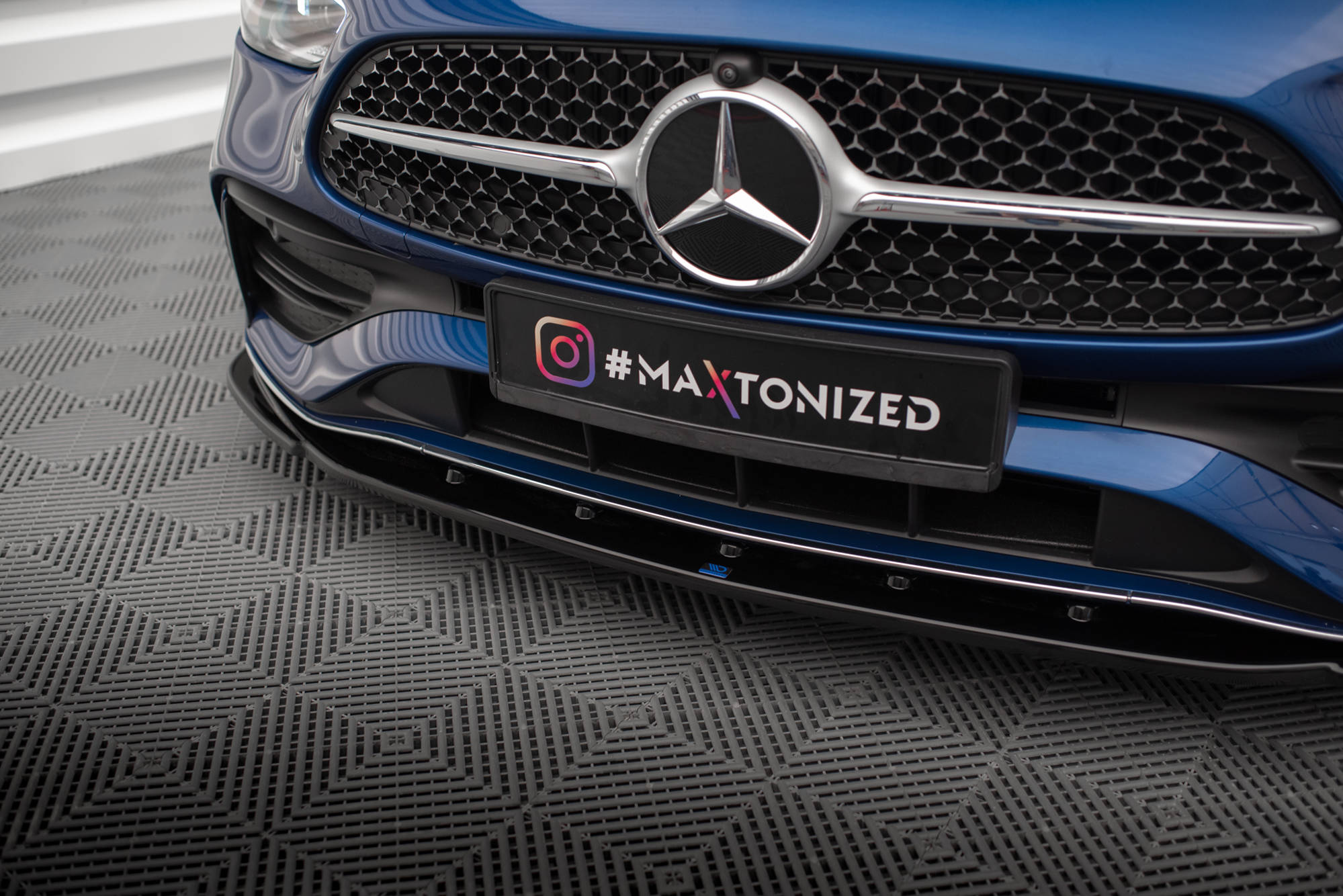 Maxton Front Ansatz V.2 für Mercedes-Benz C AMG-Line W206 schwarz Hochglanz  ME-C-206-AMGLINE-K-FD2-G - Online-Shop