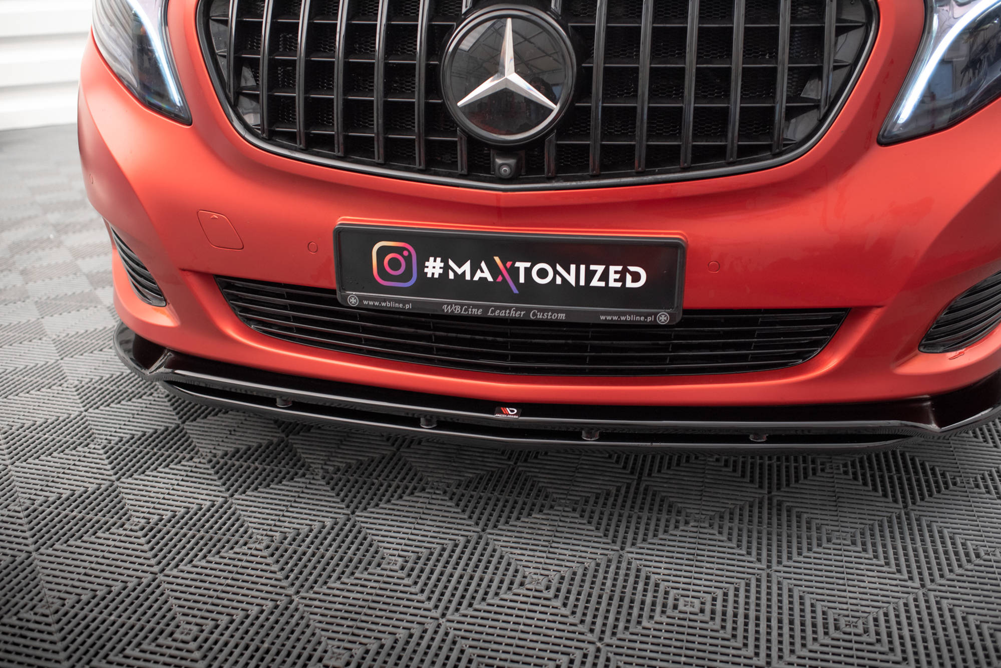 https://maxtondesign.com/eng_pl_Front-Splitter-V-4-Mercedes-Benz-V-Class-W447-17998_4.jpg