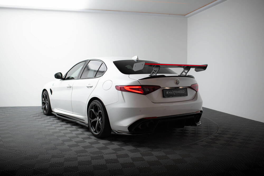 Carbon Spoiler + LED Alfa Romeo Giulia Quadrifoglio