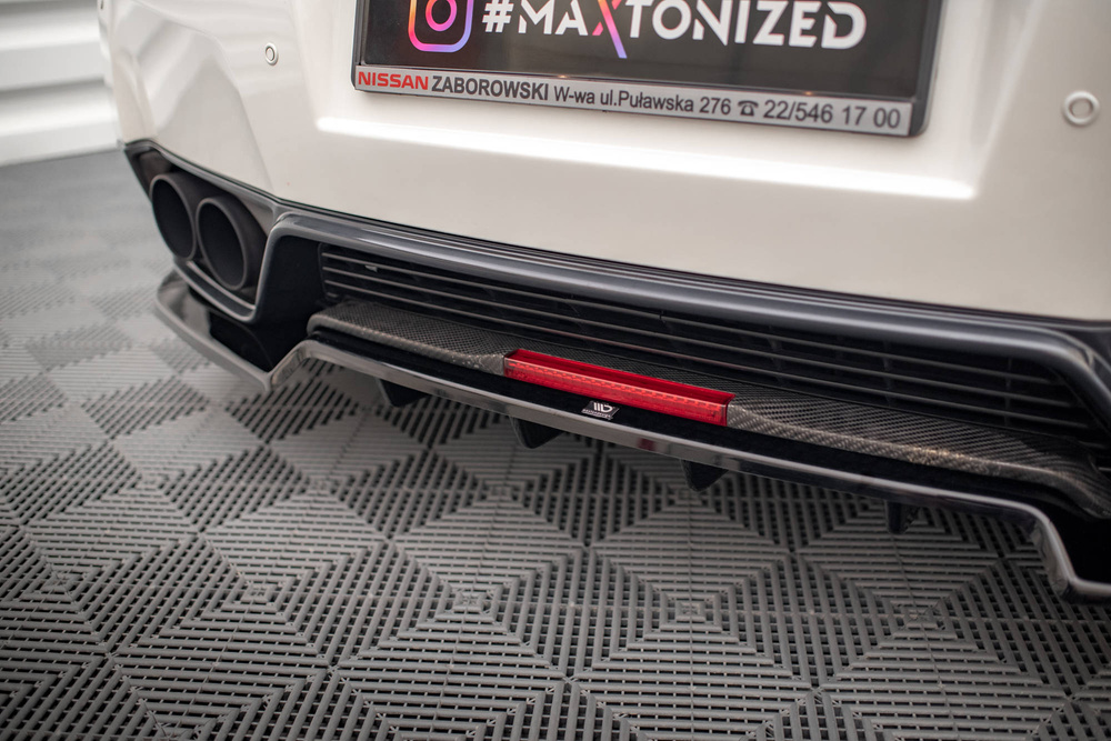 Central Rear Splitter (with vertical bars) Nissan GTR R35 Facelift