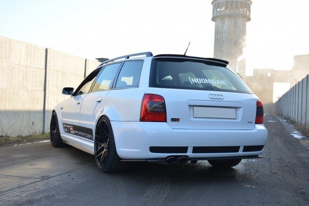 REAR SPLITTER AUDI RS4 B5 (with a vertical bar)