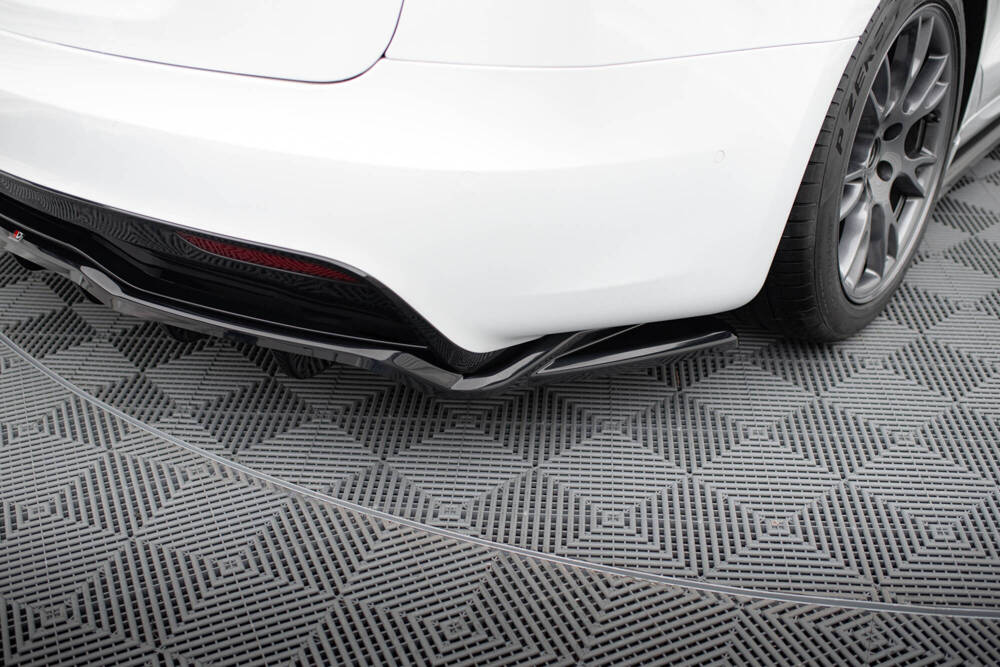 Rear Splitter (with vertical bars) V.2 Tesla Model S Plaid Mk1 Facelift