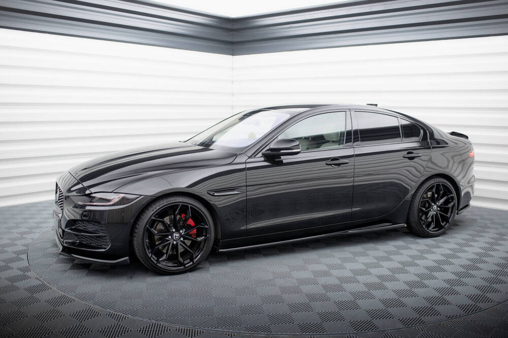 Set of Splitters Jaguar XE X760 Facelift