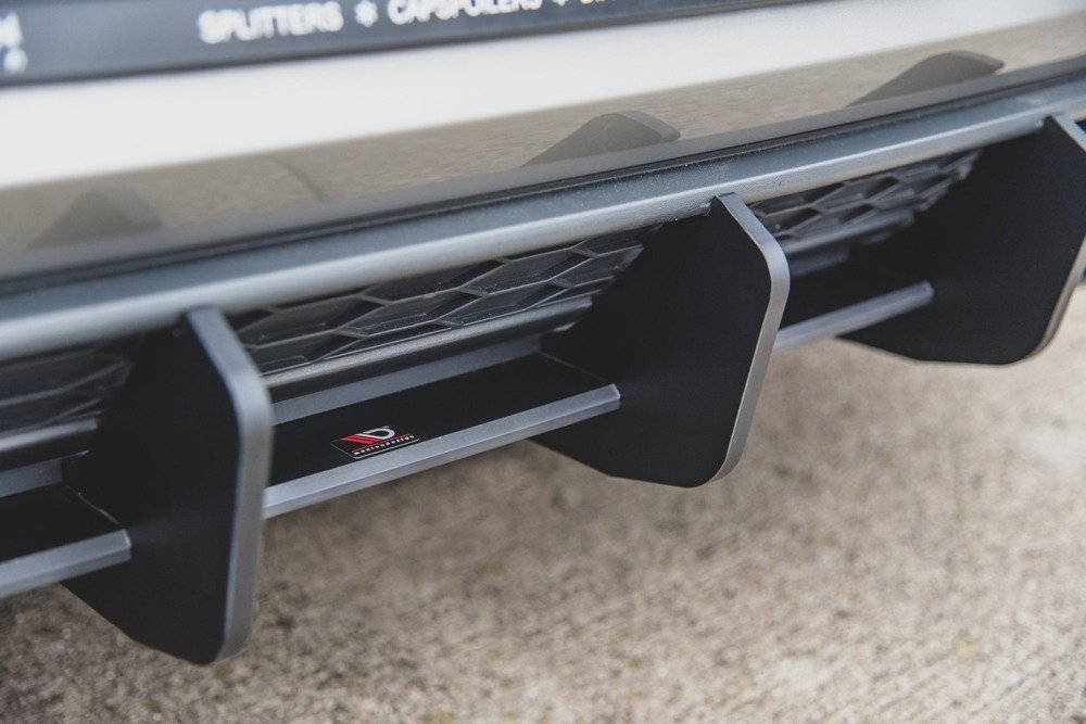 Street Pro Rear Diffuser V.2 VW Golf 7 GTI