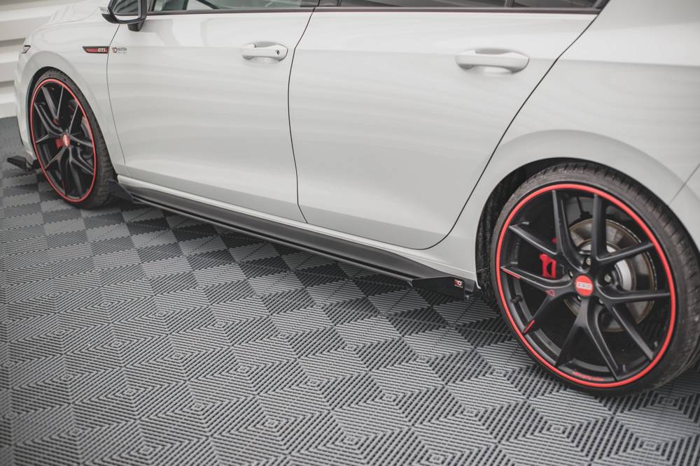 Street Pro Side Skirts Diffusers + Flaps Volkswagen Golf GTI / GTE / GTI Clubsport / R-Line Mk8