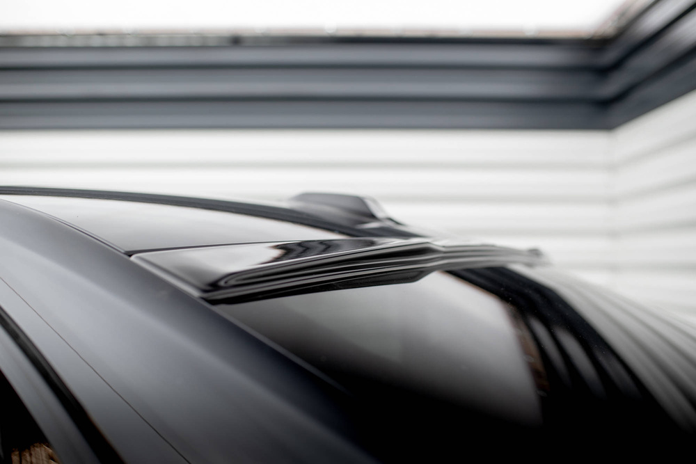 The extension of the rear window BMW 7 M-Pack / M760e G70