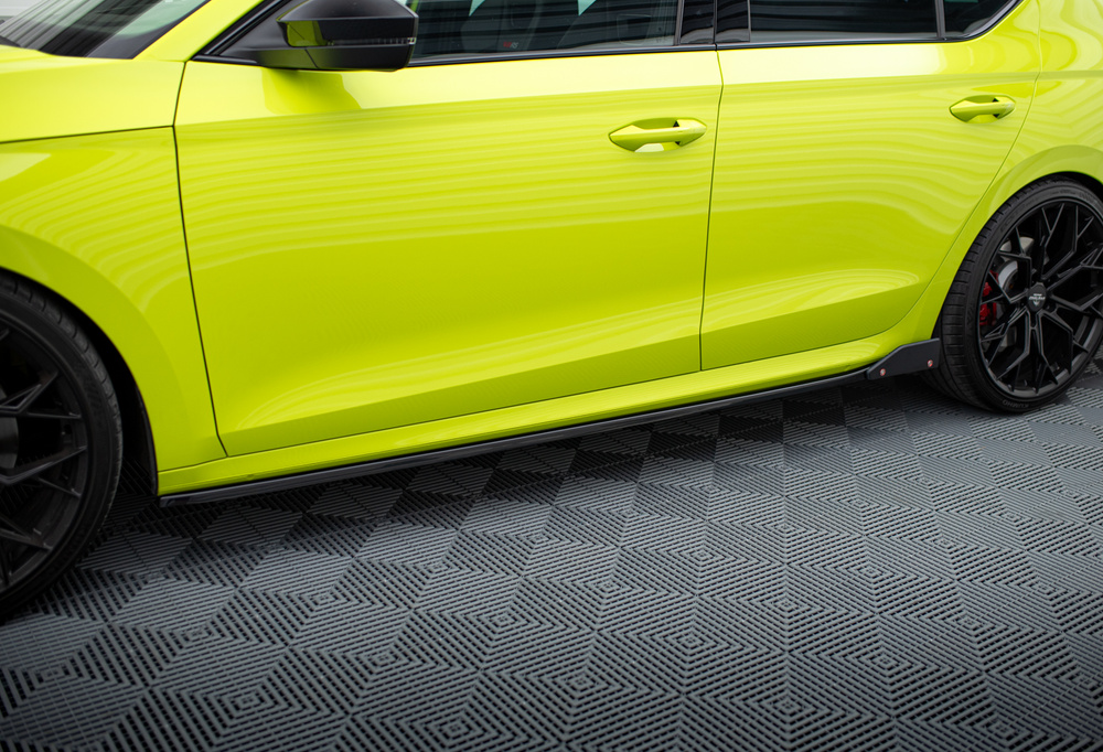 Side Skirts Diffusers V.2 + Flaps Skoda Octavia RS Liftback / Combi Mk4