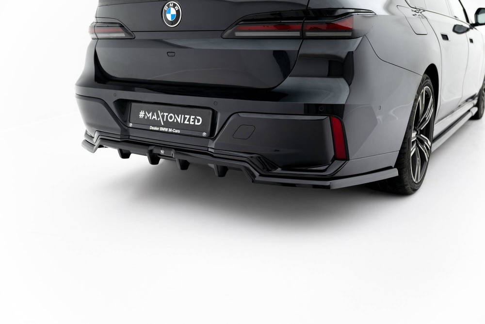 Rear Splitter (with vertical bars) V.1 BMW 7 M-Pack G70