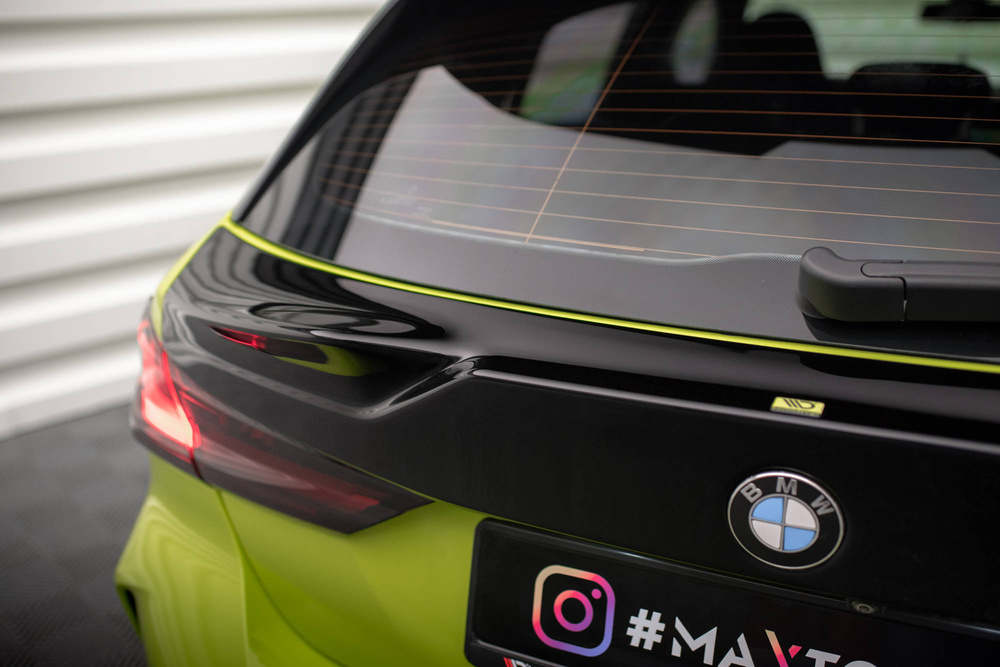 The extension of the rear window BMW 1 M-Pack / M135i / 128ti F40