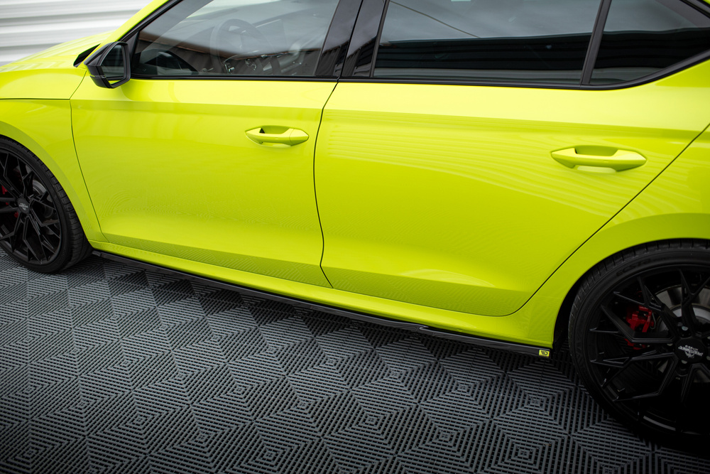 Side Skirts Diffusers V.1 Skoda Octavia RS Liftback / Combi Mk4