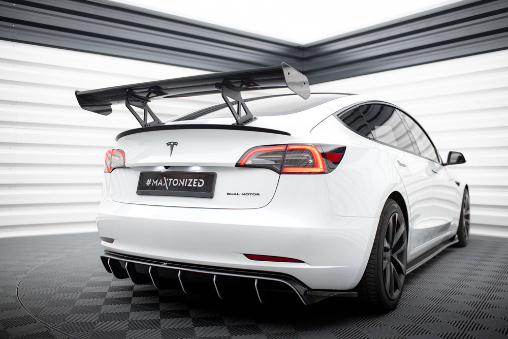 Carbon Spoiler Tesla Model 3