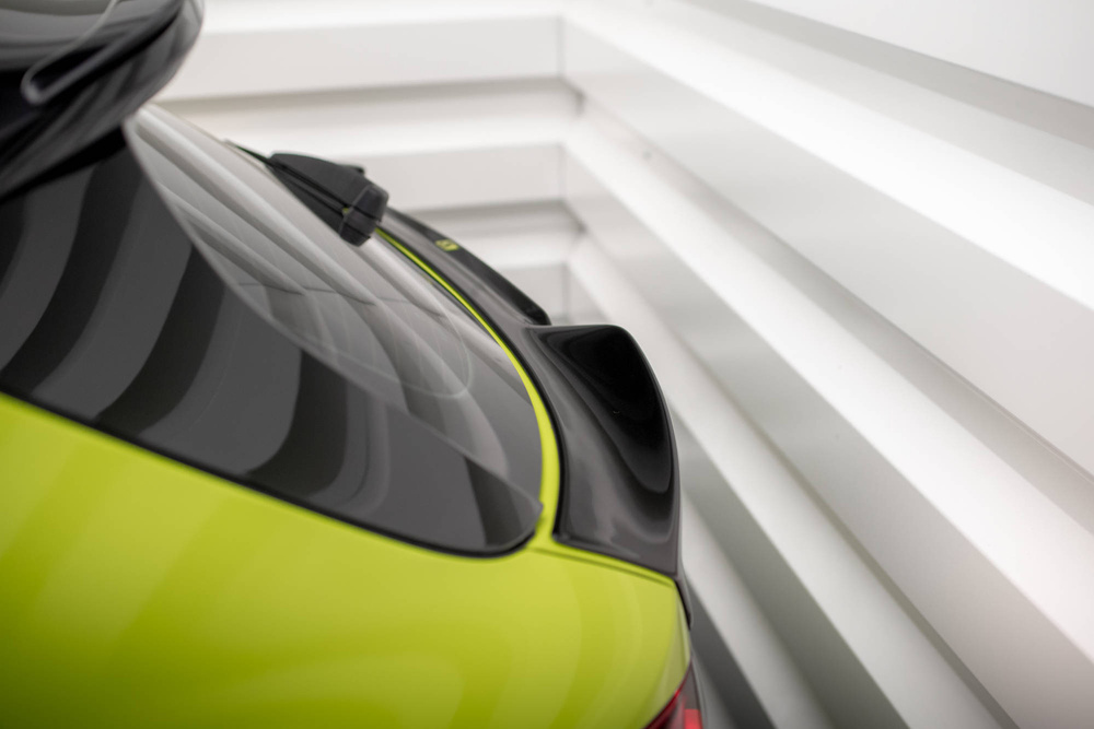 The extension of the rear window BMW 1 M-Pack / M135i / 128ti F40