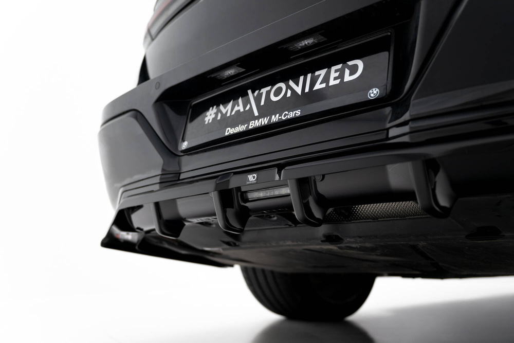Rear Splitter (with vertical bars) V.1 BMW 7 M-Pack G70