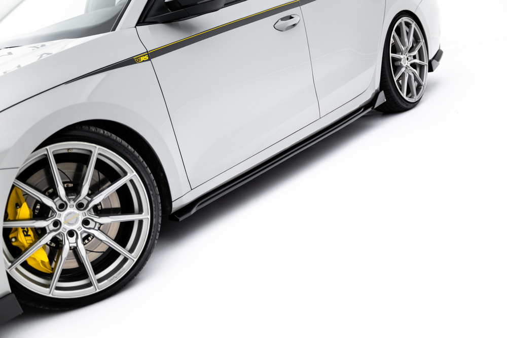 Side Skirts Diffusers V.4 Skoda Octavia RS Liftback / Combi Mk4