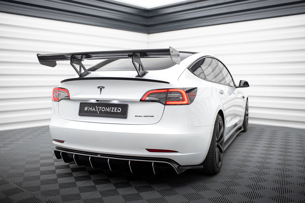 Carbon Spoiler Tesla Model 3