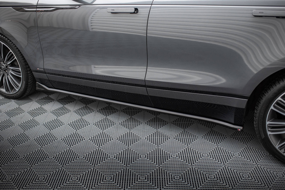 Set of Splitters Land Rover Range Rover Velar R-Dynamic Mk1 (The kit is compatible with the towbar)